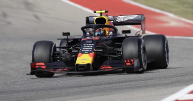 Albon posts fastest time in practice then promptly crashes at Brazilian GP Albon posts fastest time in practice then promptly crashes at Brazilian GP