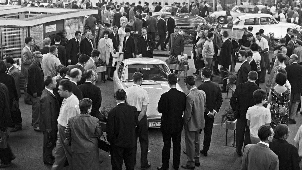 Porsche 911 launch